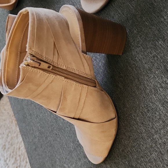 Taupe bootie with bow - Picture 4 of 6